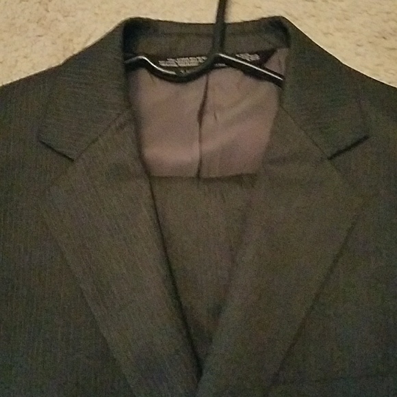 Suit - Picture 3 of 3
